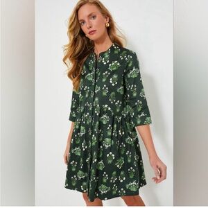 Tuckernuck Dark Green Floral button up dress, 3/4 sleeves